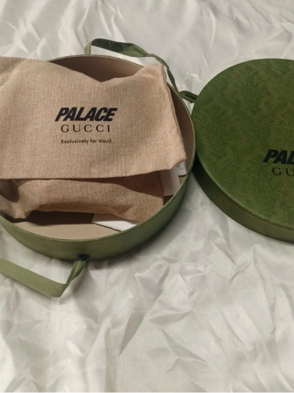 GUCCI x Palace Supreme Pink Hard iPod Case Cover Wireless Earbuds